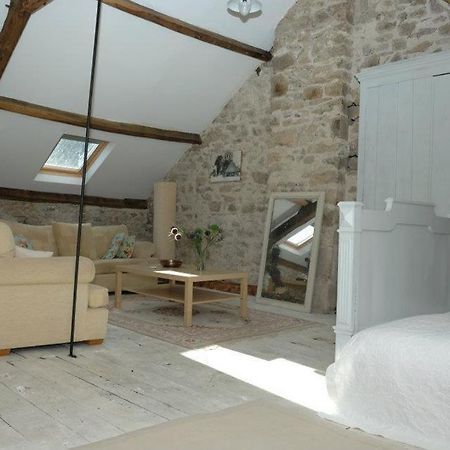 Bed and Breakfast Le Moulin Des Farges Meymac Экстерьер фото